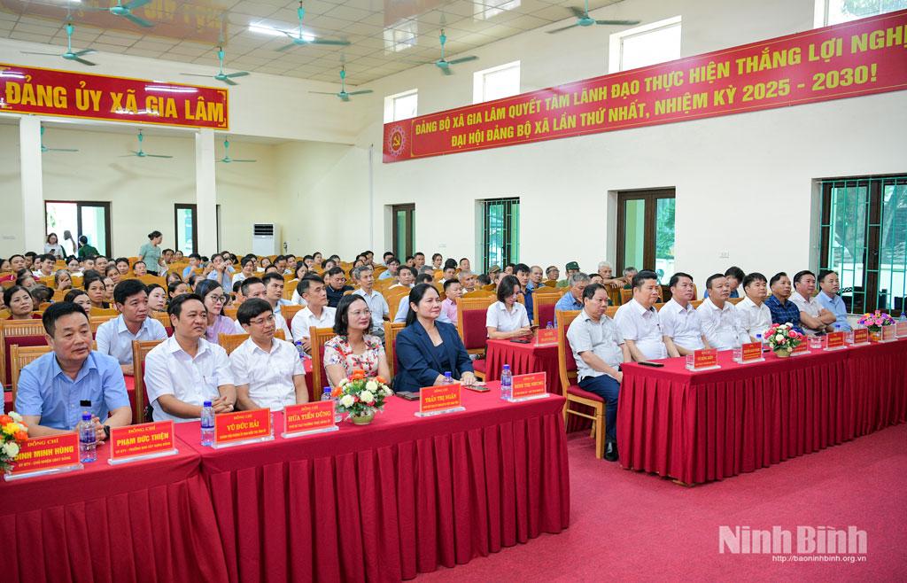 Các đại biểu dự lễ phát động.