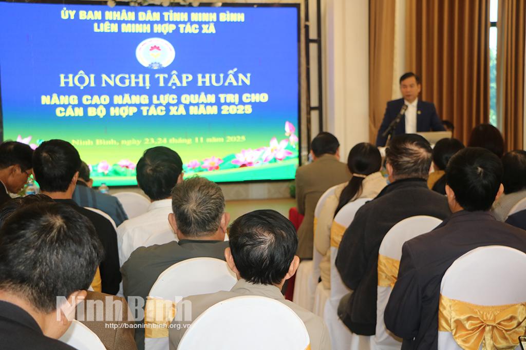 Quang cảnh lớp tập huấn.