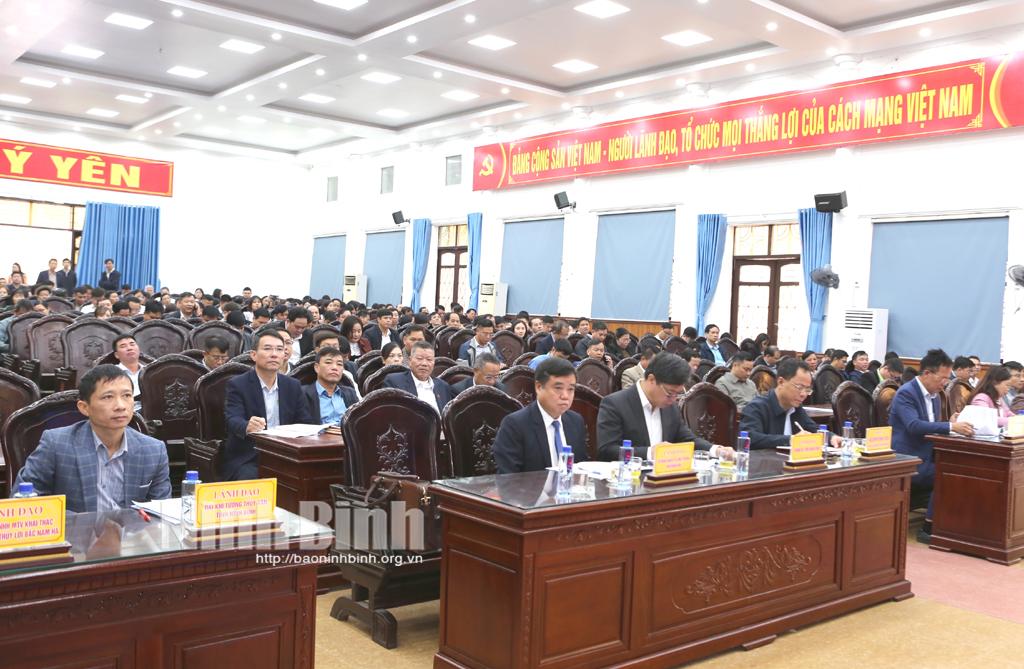 Các đại biểu dự hội nghị.