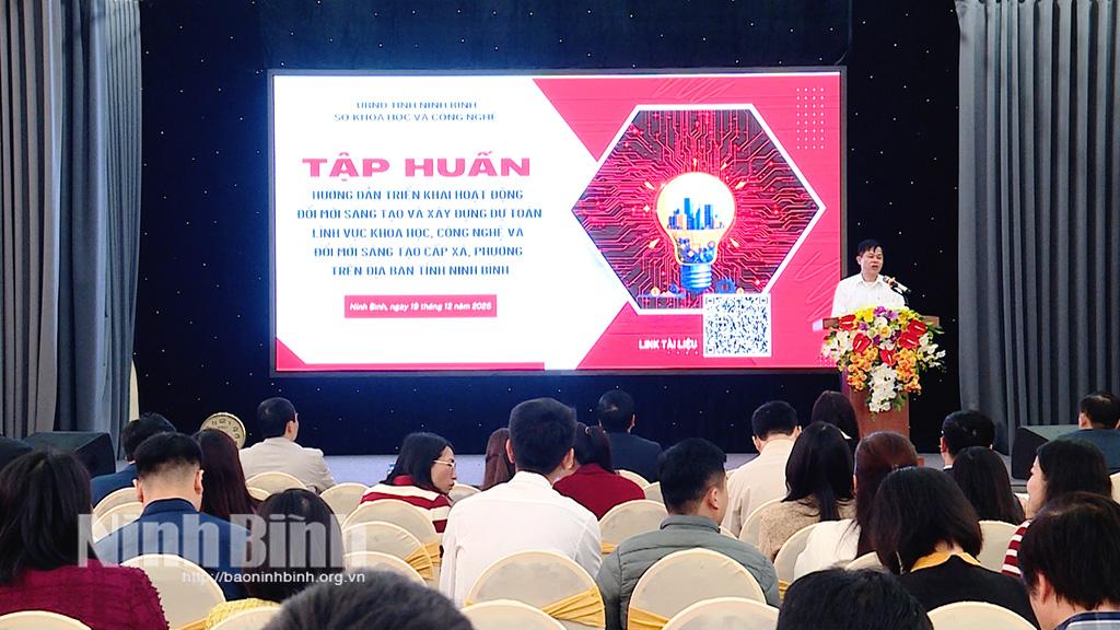 Quang cảnh buổi tập huấn.