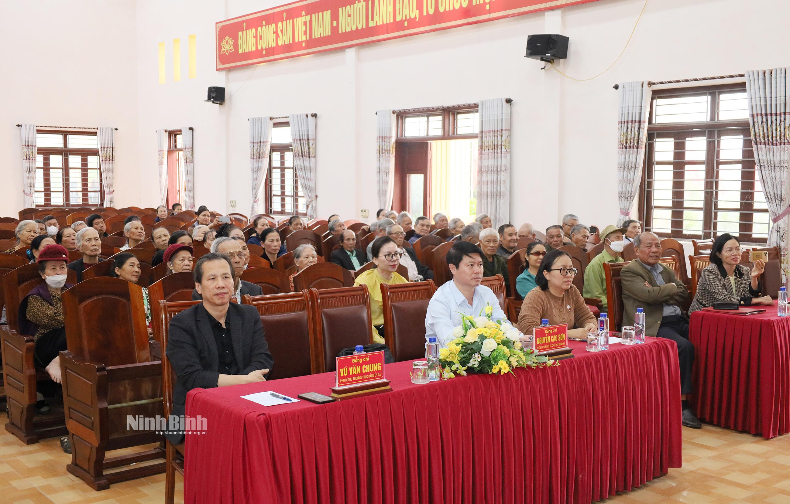 Các đại biểu dự hội nghị.