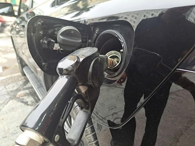 Giá xăng dầu tiếp tục tăng mạnh. Ảnh: Hà Vy/Báo Lao động