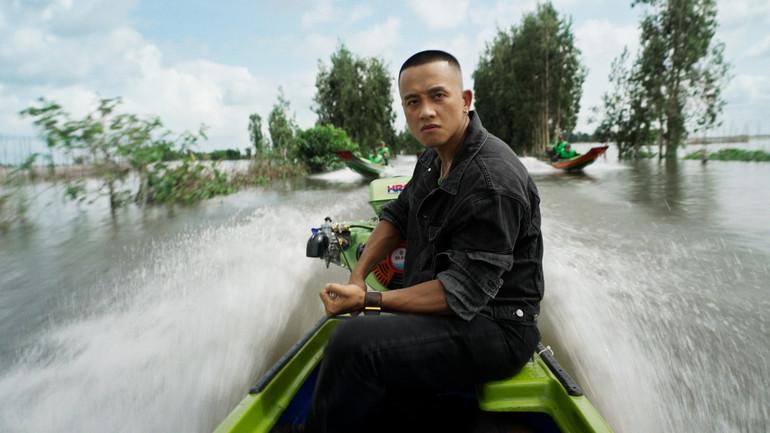 Mai Tài Phến trong phim. (Ảnh: Nhà sản xuất cung cấp)