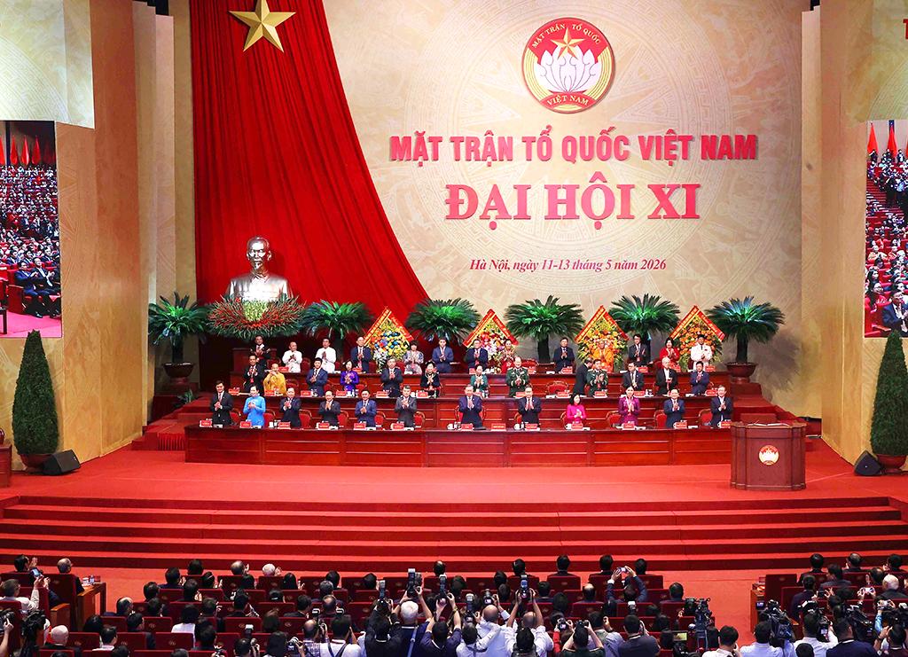 Đoàn Chủ tịch điều hành Phiên khai mạc trọng thể Đại hội XI Mặt trận Tổ quốc Việt Nam. Ảnh: Văn Điệp - TTXVN