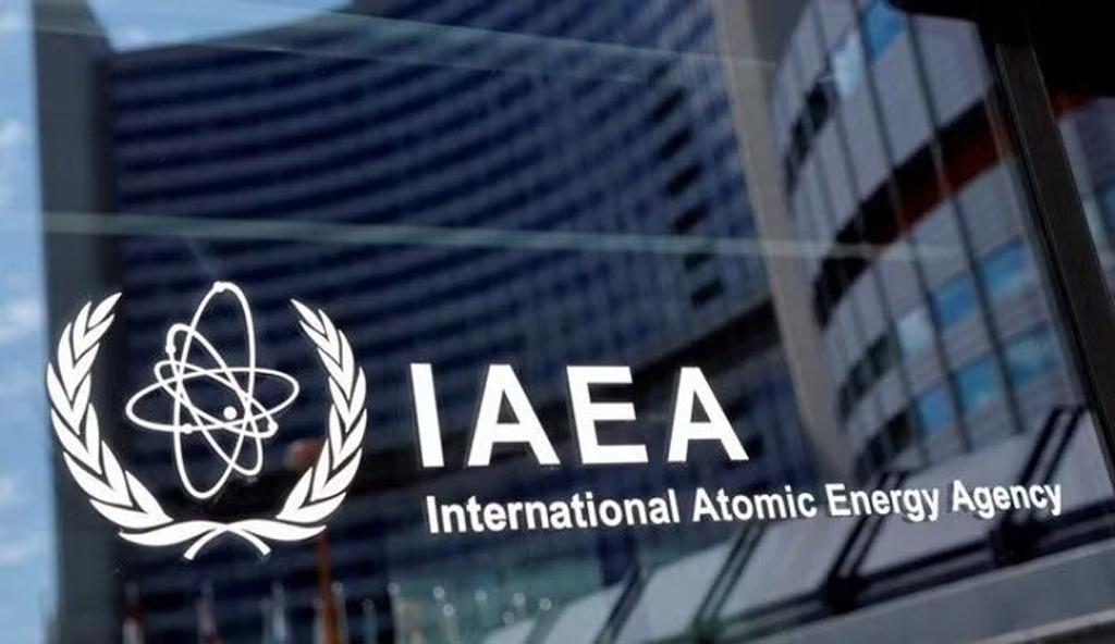 Biểu tượng IAEA tại trụ sở ở Vienna, Áo. (Ảnh: IRNA/TTXVN)