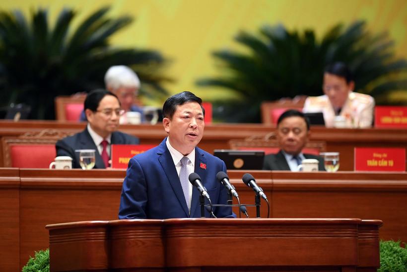 Đồng chí Trần Hồng Minh, Ủy viên Trung ương Đảng, Bí thư Đảng ủy, Bộ trưởng Xây dựng, tham luận về vấn đề “Đột phá mạnh mẽ phát triển kết cấu hạ tầng trong kỷ nguyên mới”.