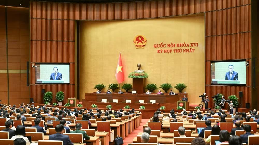 Quang cảnh phiên bế mạc Kỳ họp thứ nhất, Quốc hội khóa XVI. (Ảnh: DUY LINH)