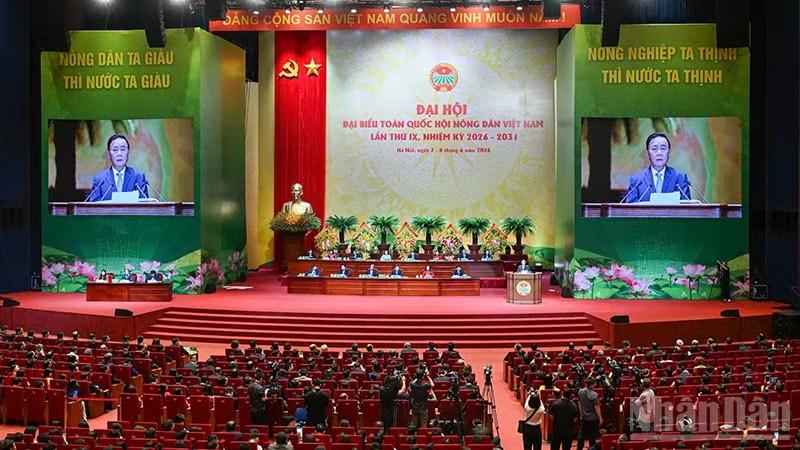 Các đại biểu lắng nghe đồng chí Trần Cẩm Tú, Ủy viên Bộ Chính trị, Thường trực Ban Bí thư, phát biểu ý kiến tại phiên trọng thể Đại hội.