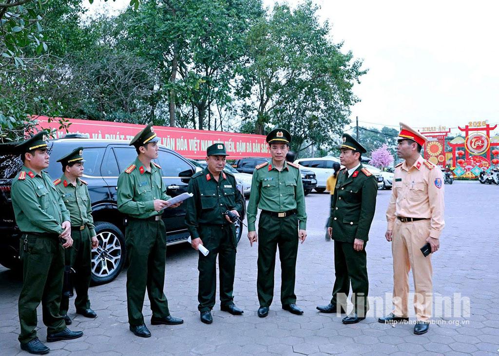 Lực lượng An ninh Công an tỉnh bảo đảm an ninh trật tự các lễ hội. Ảnh: CTV