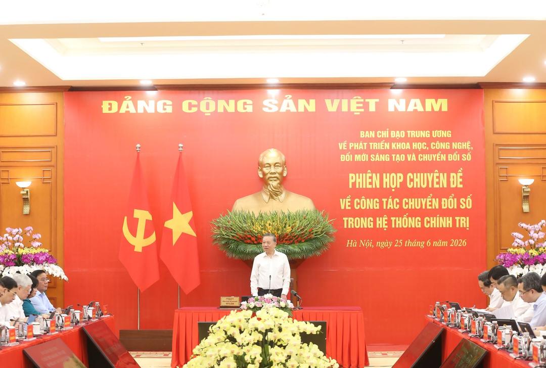 Đồng chí Tổng Bí thư, Chủ tịch nước Tô Lâm, Trưởng Ban Chỉ đạo Trung ương về phát triển khoa học, công nghệ, đổi mới sáng tạo và chuyển đổi số chủ trì Phiên họp chuyên đề về chuyển đổi số trong hệ thống chính trị.