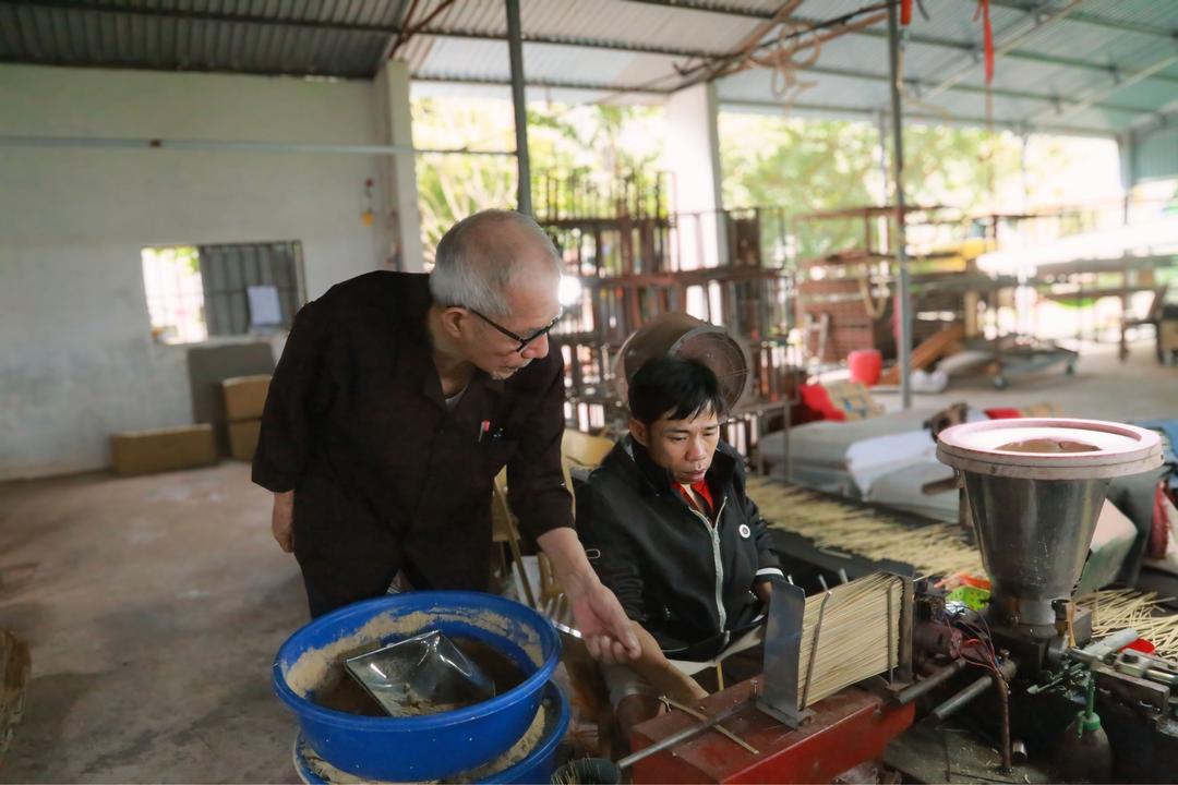 Phát huy tinh thần trách nhiệm, ông Trần Ngọc Tiếp không ngừng phát triển kinh tế, tạo sinh kế cho người yếu thế.