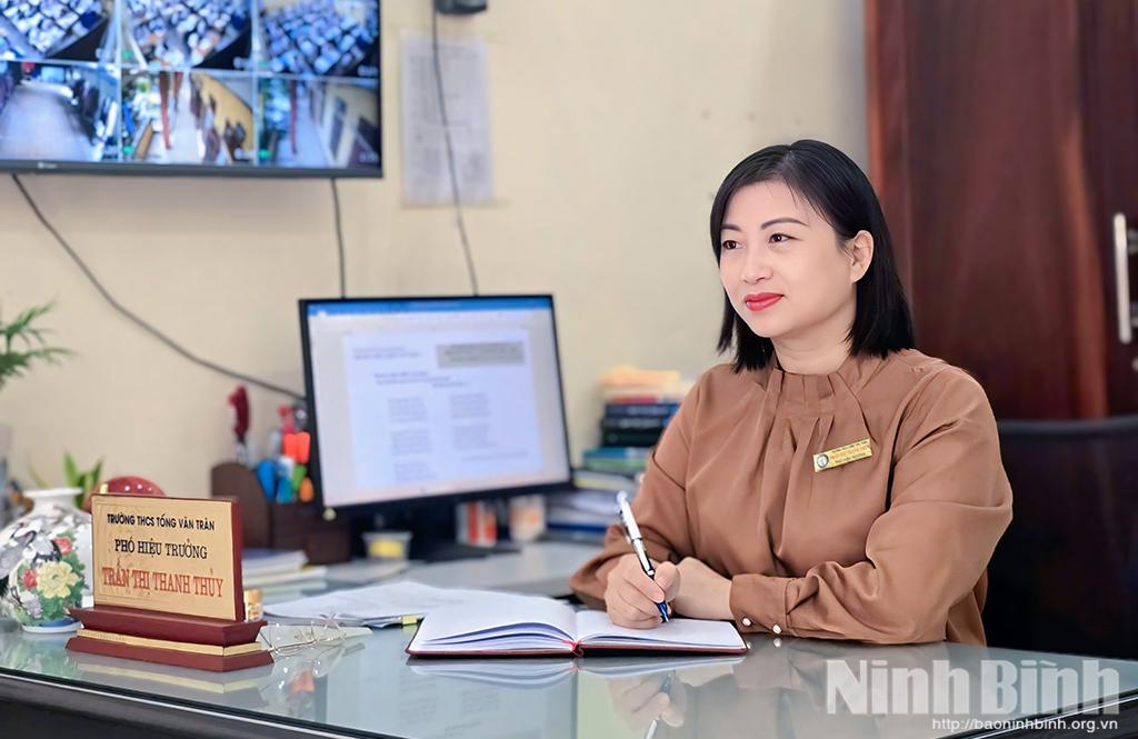 Bà Trần Thị Thanh Thủy, Phó Bí thư Chi bộ, Phó Hiệu trưởng Trường THCS Tống Văn Trân, tỉnh Ninh Bình.