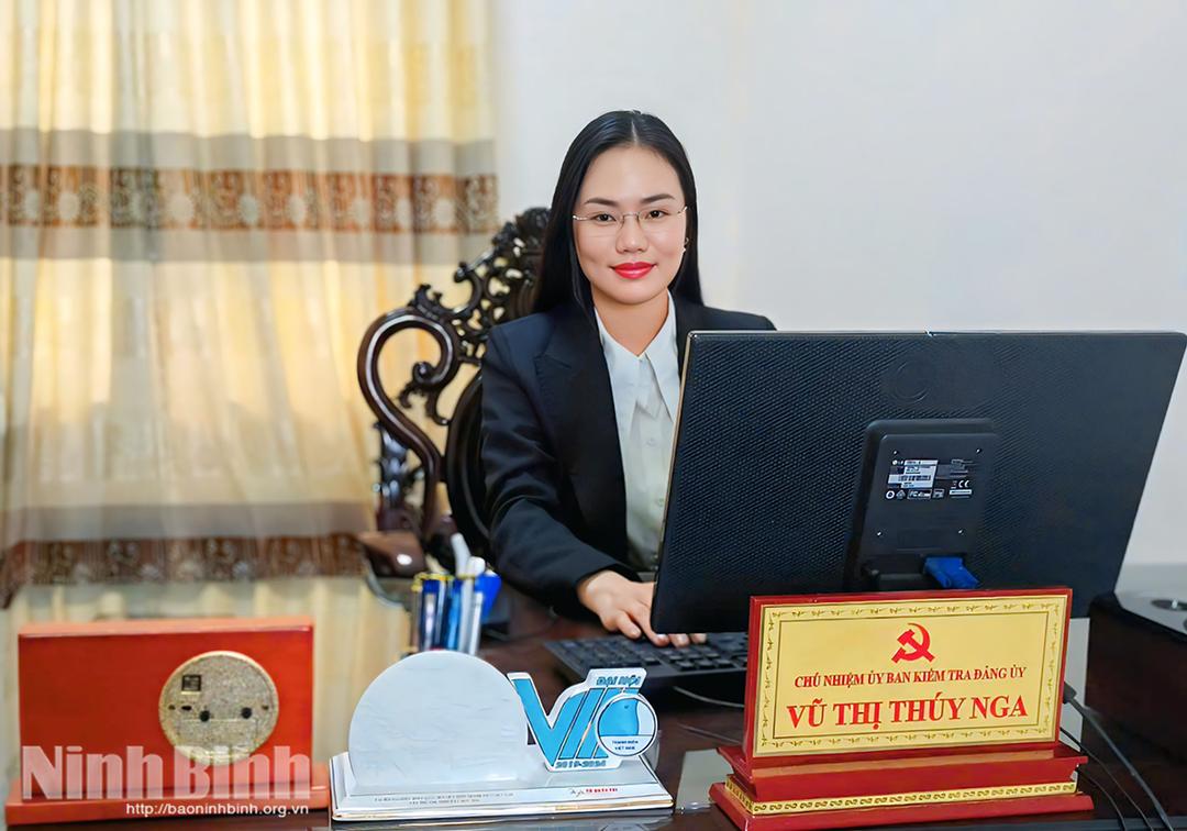 Đồng chí Vũ Thúy Nga - Chủ nhiệm Ủy ban Kiểm tra Đảng ủy xã Hiển Khánh.