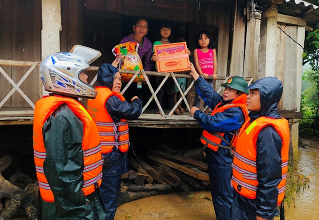 Thủ tướng quyết định xuất cấp 4.000 tấn gạo hỗ trợ nhân dân miền Trung