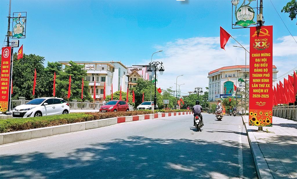 Âm vang mùa thu lịch sử