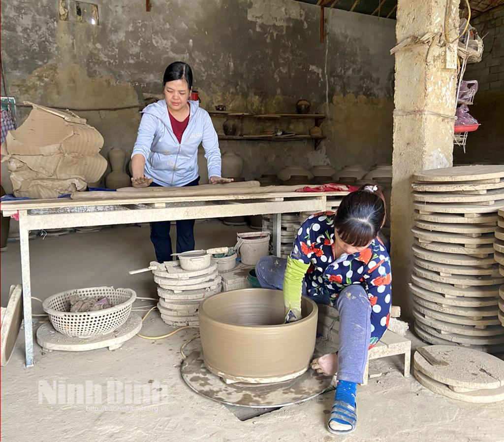 Làng nghề gốm Gia Thủy vào Xuân