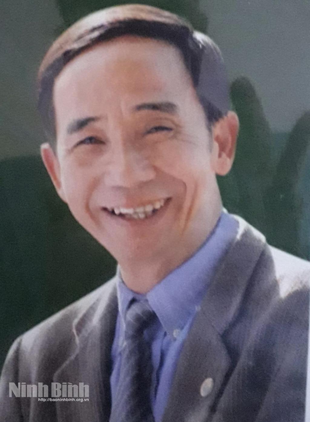 Nghỉ hưu nhưng vẫn say nghề viết