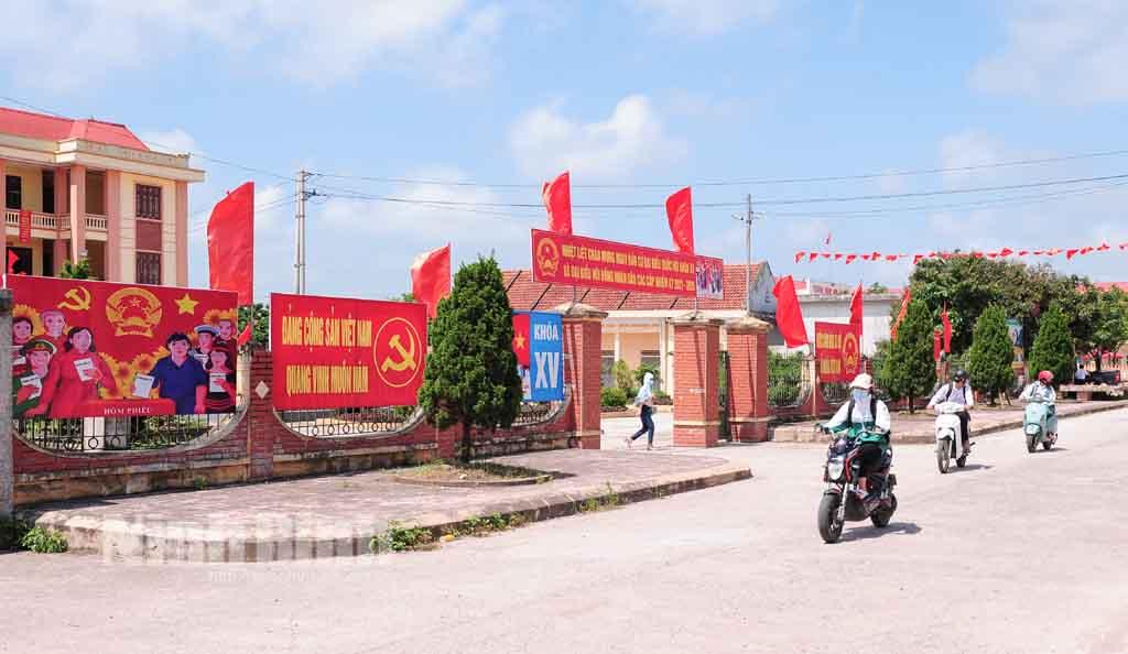 Kim Sơn trước ngày hội non sông