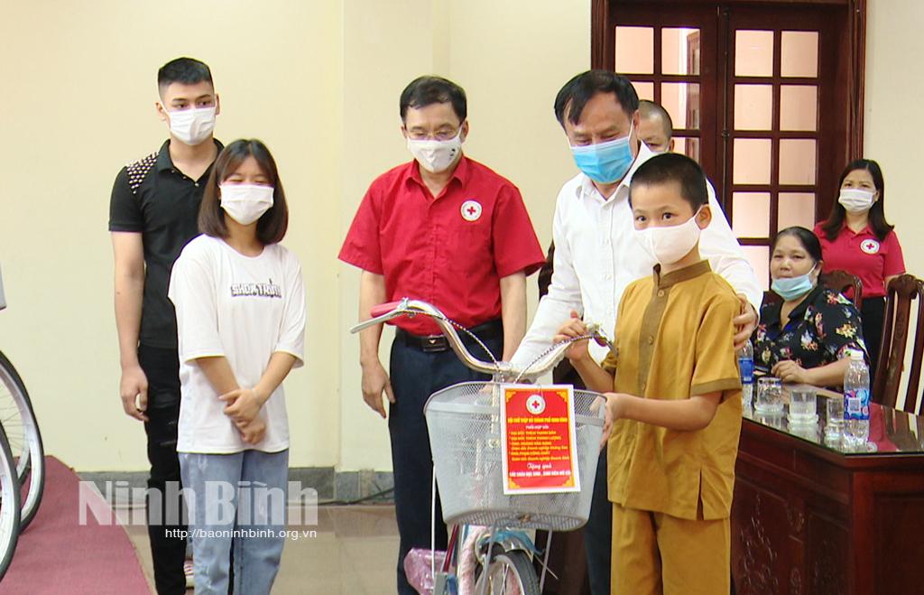 Nối những "mạch nguồn" yêu thương