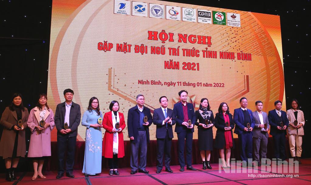 Gặp mặt đội ngũ trí thức tỉnh Ninh Bình