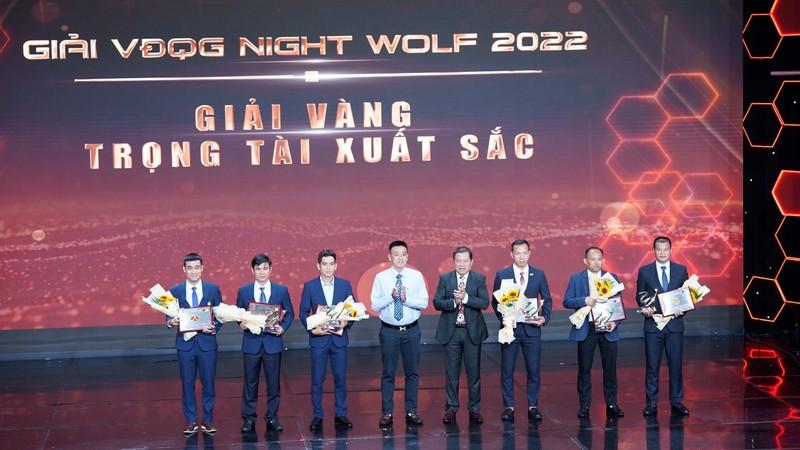 Nguyễn Văn Quyết lần thứ ba là cầu thủ xuất sắc nhất V.League 1