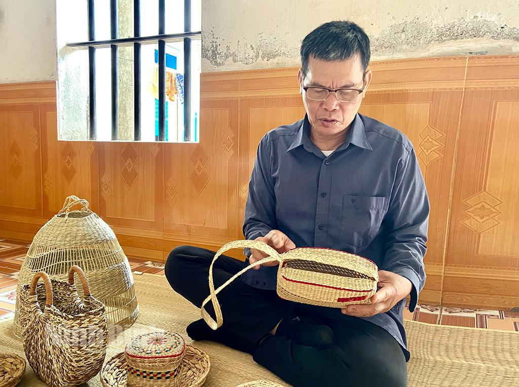 Nghệ nhân "giữ lửa" nghề cói