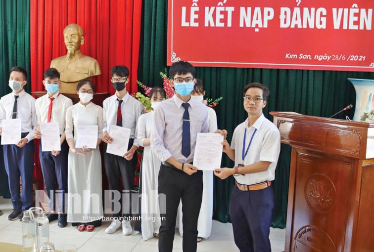 Tăng nguồn sinh lực cho Đảng