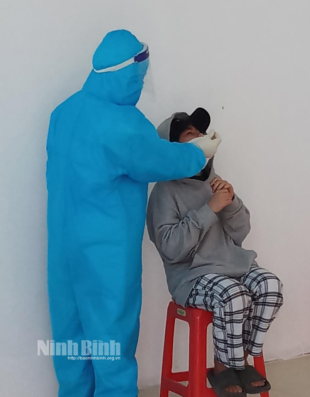 Khi COVID về làng