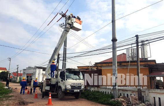 Công ty Điện lực Ninh Bình sẵn sàng phương án cấp điện kỳ nghỉ lễ 30/4 và 1/5