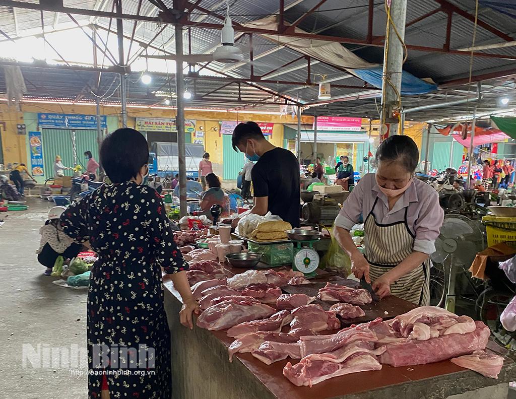 Giá thịt lợn, gia cầm tăng cao