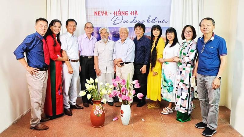 Đọc thơ Nga, kết nối văn chương