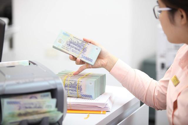 Người dân gửi 320.000 tỷ đồng vào ngân hàng