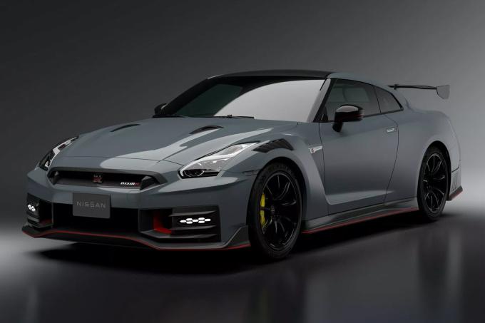 Nissan GT-R 2024 lộ diện