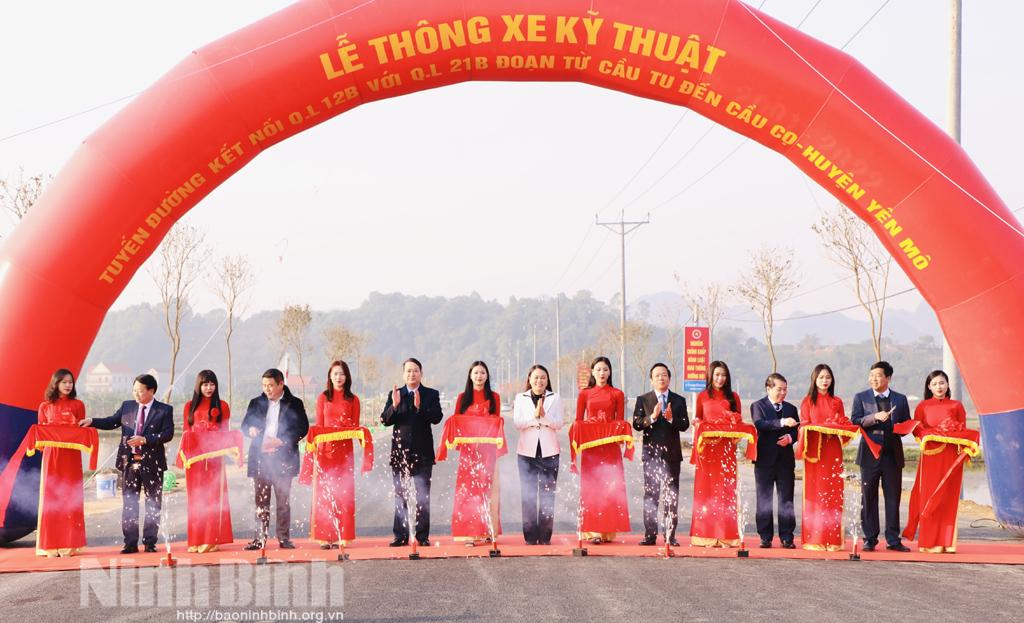 Lễ thông xe kỹ thuật tuyến đường kết nối Quốc lộ 12B với Quốc lộ 21B