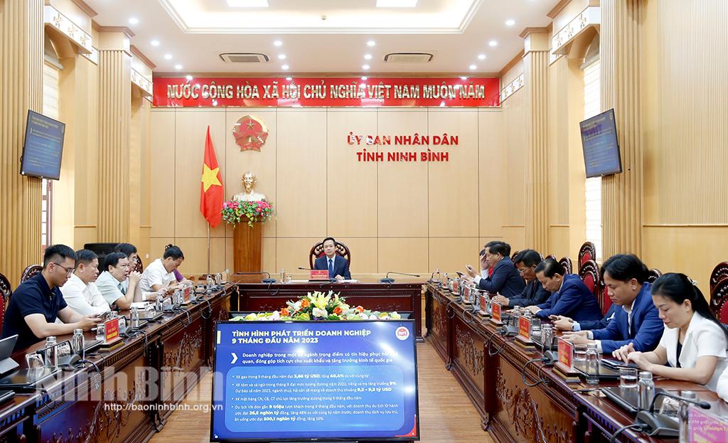Thường trực Chính phủ gặp mặt đại diện doanh nhân Việt Nam