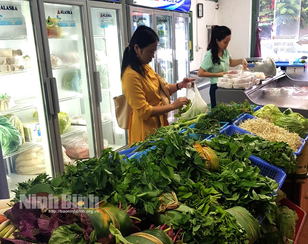 Rau xanh đa dạng, giá cả ổn định