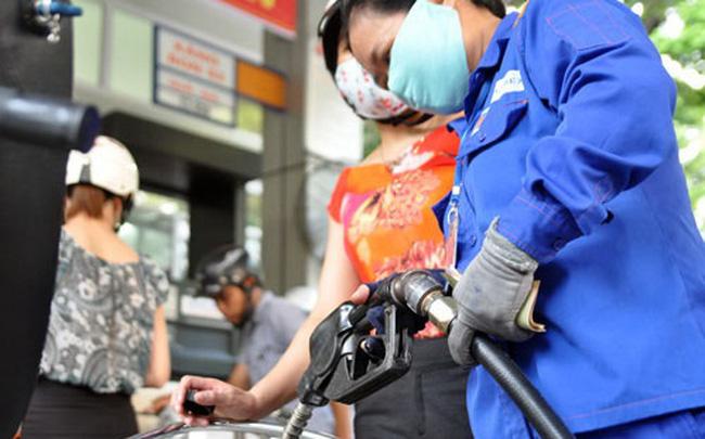 Giá xăng tiếp tục giảm
