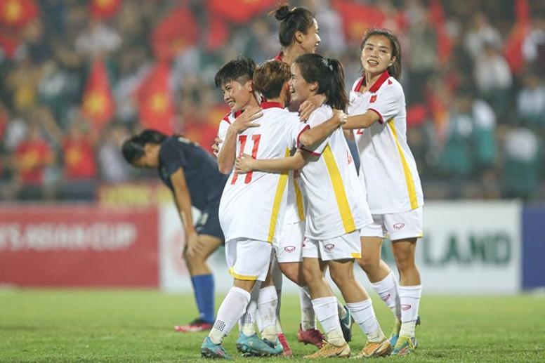 Thắng Singapore 11-0, U20 nữ Việt Nam giành ngôi đầu bảng