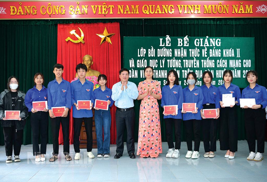 Quan tâm tạo nguồn phát triển Đảng trong đoàn viên, thanh niên