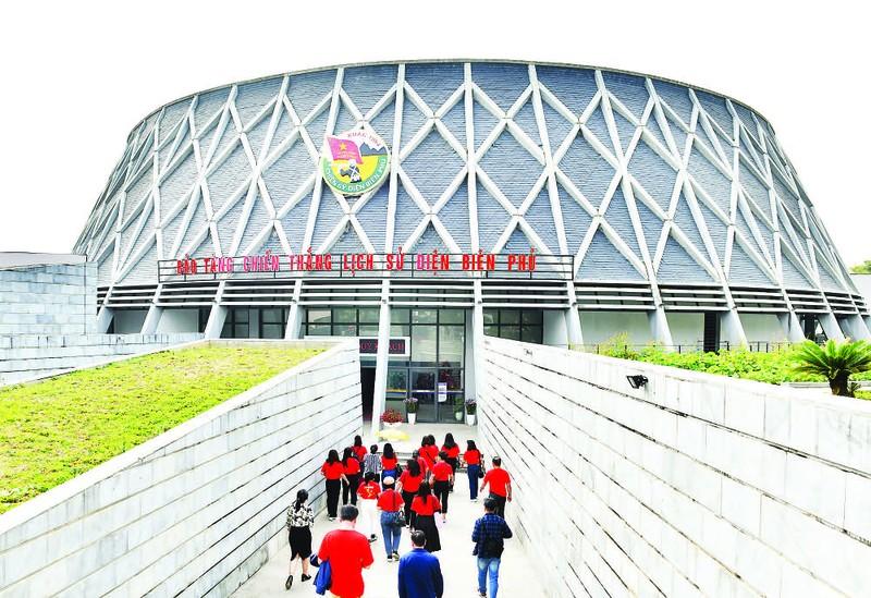 Tháng 5 về với Điện Biên