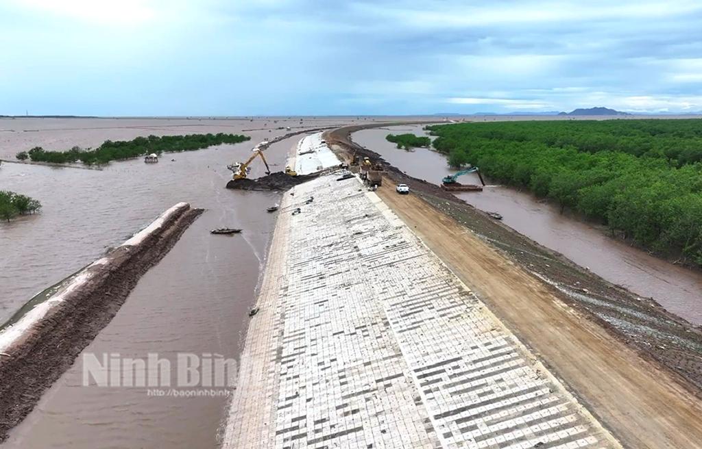 Thêm "lá chắn" cho vùng biển Kim Sơn