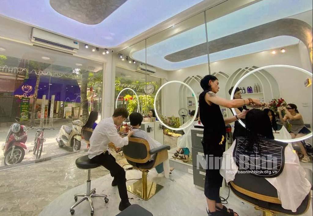 Dịch vụ làm tóc bắt đầu vào vụ