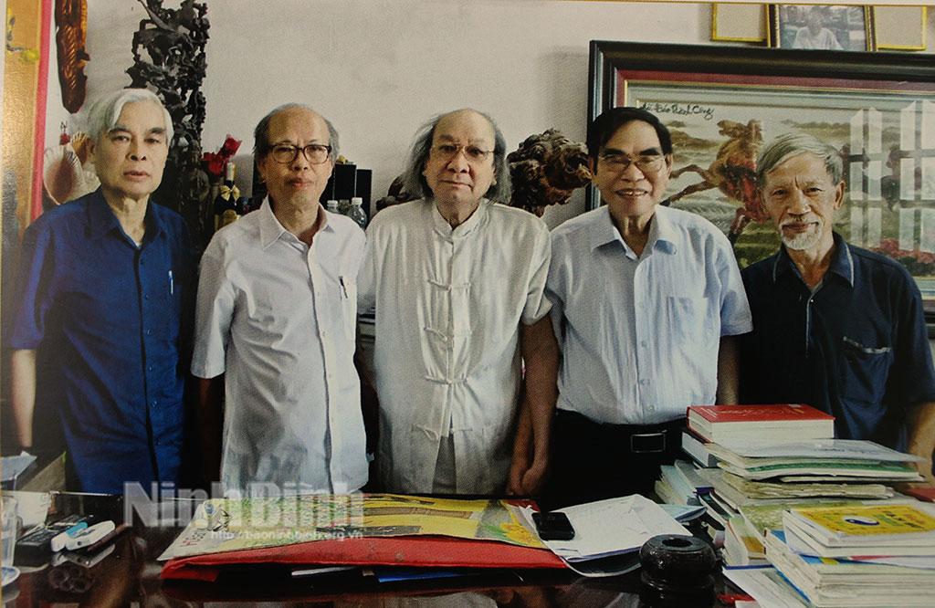 Chuyện về kỳ lão họ Đinh