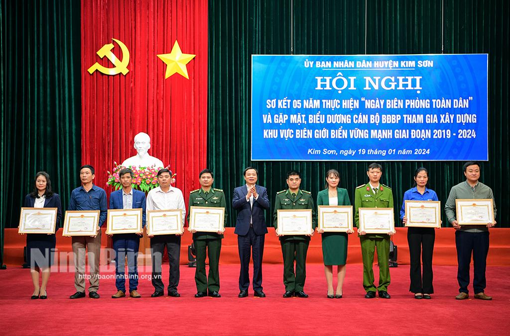 Huyện Kim Sơn sơ kết 5 năm thực hiện Ngày Biên phòng toàn dân