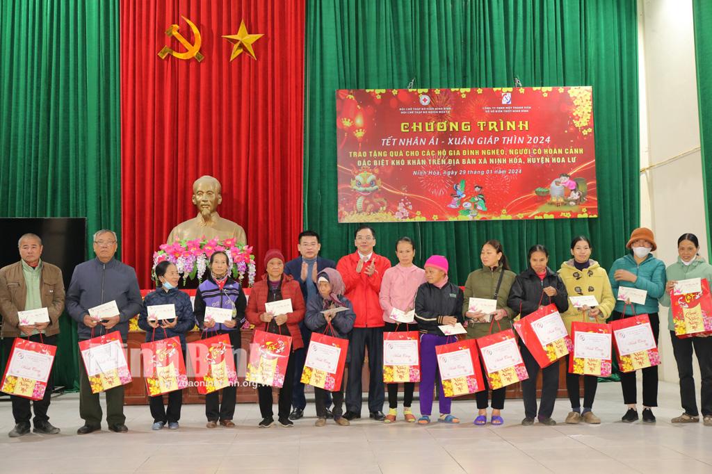 Tổ chức Chương trình "Tết nhân ái-Xuân Giáp Thìn 2024" tại xã Ninh Hòa
