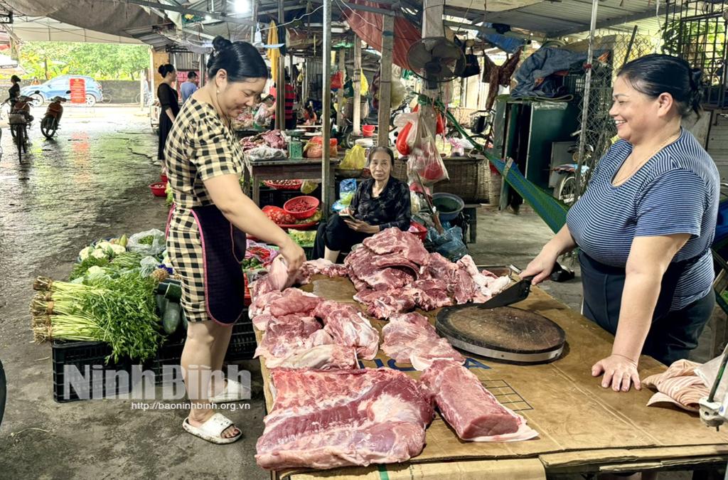 Giá lợn hơi tăng nhẹ dịp cận Tết