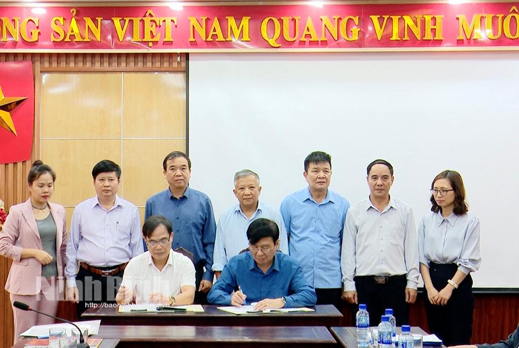 Hội Người cao tuổi ký kết Chương trình phối hợp với Chi cục Dân số- KHHGĐ