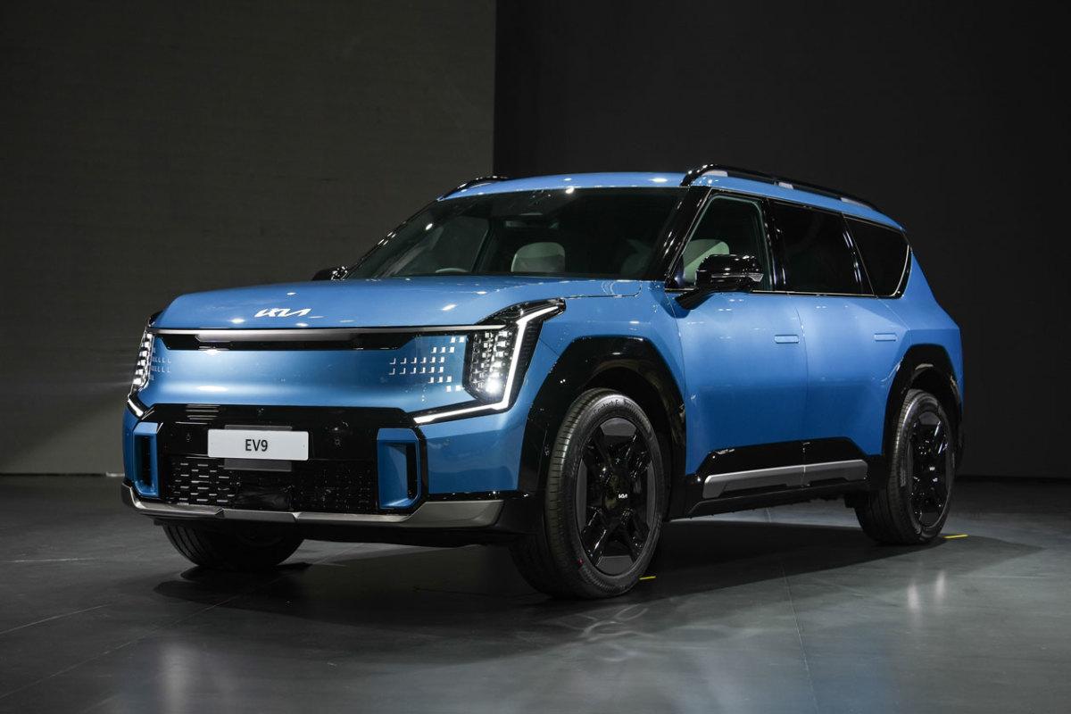 Kia EV9 ra mắt Đông Nam Á, giá từ 97.600 USD
