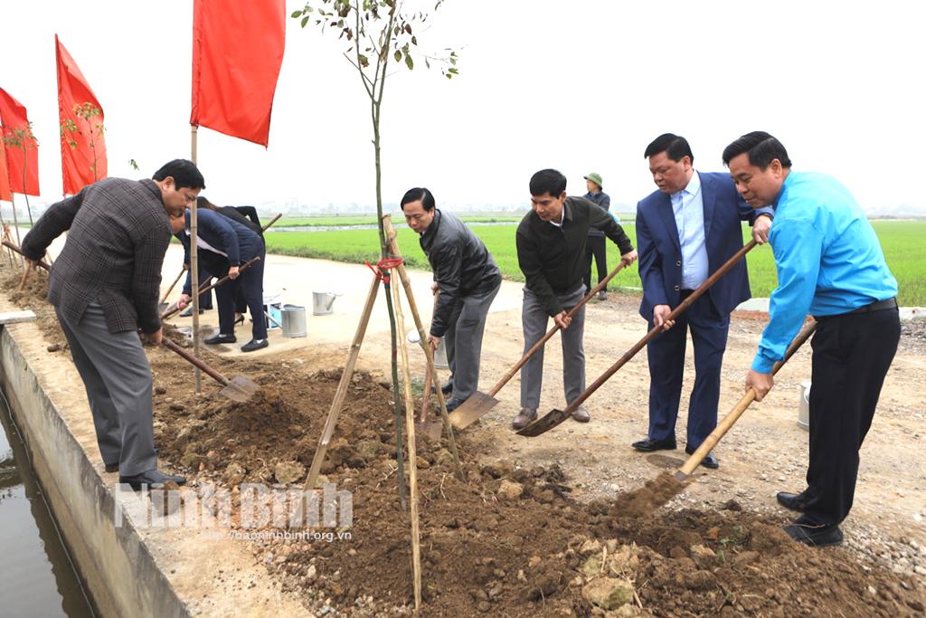LĐLĐ tỉnh phát động "Tết trồng cây đời đời nhớ ơn Bác Hồ"