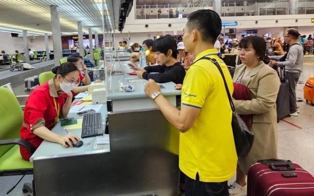 Khai thác hơn 2.000 chuyến bay đêm, hàng không hạ nhiệt giá vé máy bay